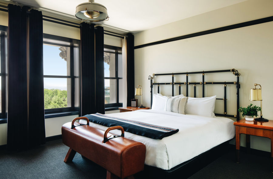 Chicago-Athletic-Association-1-King-Bed-With-Millennium-Park-View-