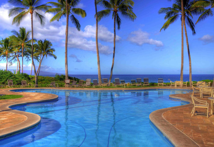 DR_Hawaii_Ekahi_Exterior_Pool View