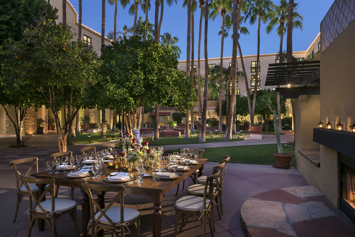 TempeMissionPalms_Courtyard_dining_Table