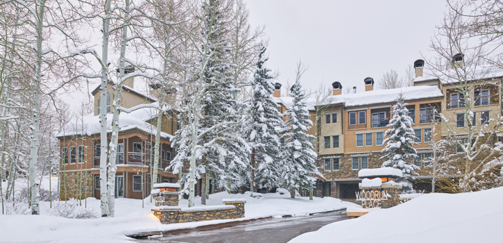 drsnowmass_accommodations_wrp_entrance_winter
