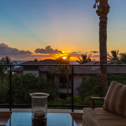 DR_Hawaii_Wailea Beach Villas_Interior_View_Sunset