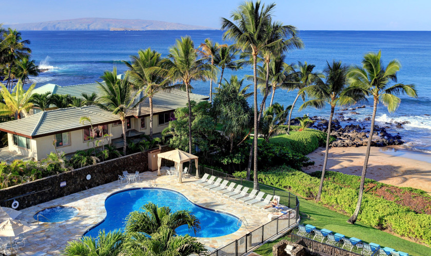 DR_Hawaii_Polo Beach_Exterior_Pool_View
