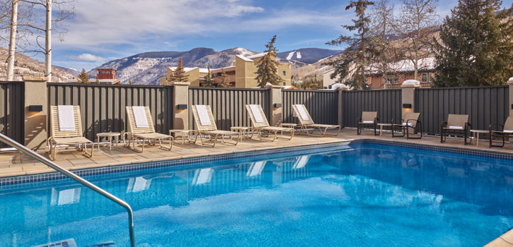 drvail_accommodations_westwind_pool_winter2020