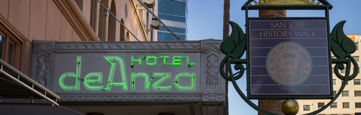 Hotel De Anza_Exterior_Green Sign