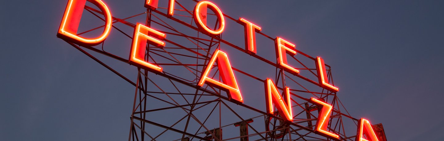 Hotel De Anza_Exterior_Sign_Close Up