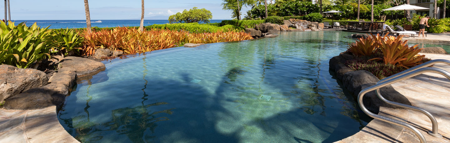 DR_Hawaii_Wailea Beach Villas_Pools_Adult Pool_Lanai Island View