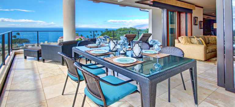 DR_Hawaii_Wailea Beach Villas_Interior_Lanai_Dining_View
