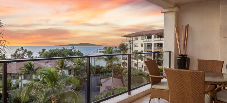 DR_Hawaii_Wailea Beach Villas_Interior_Lanai_Sunset